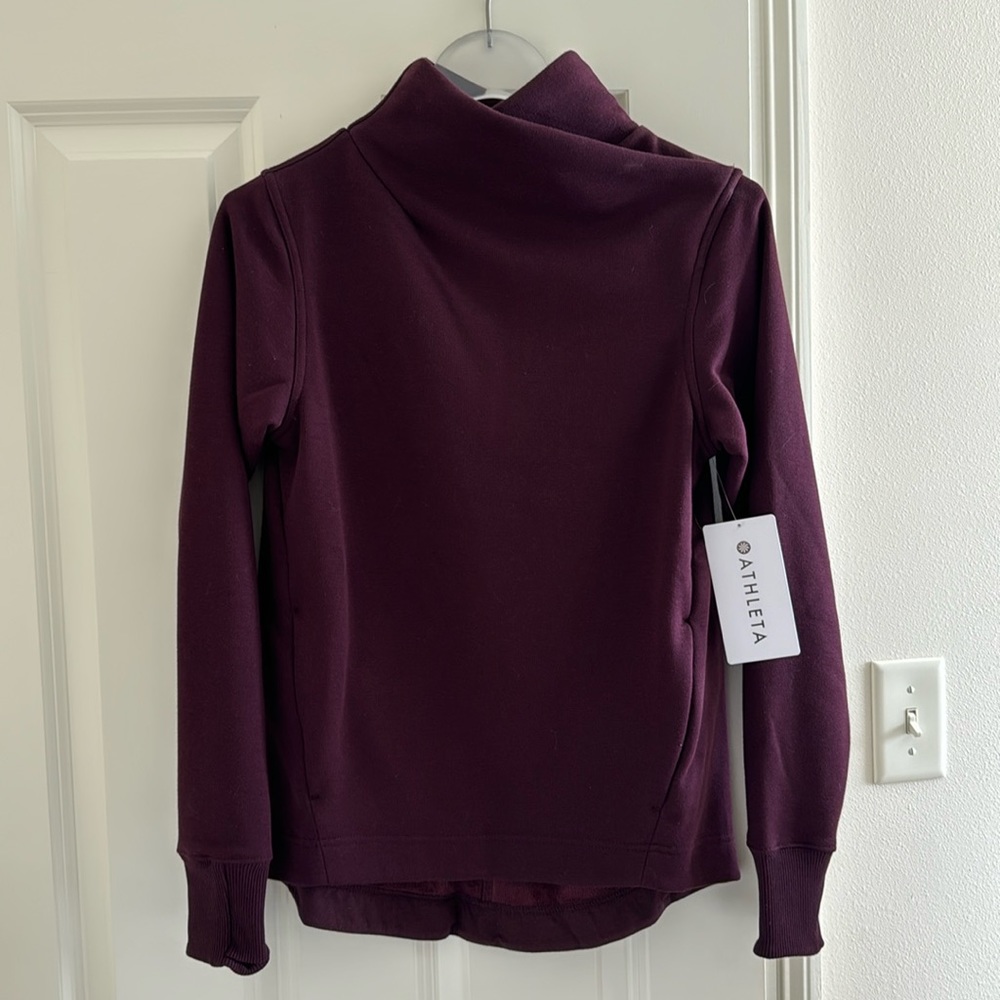 Athleta Cost Karma sweatshirt